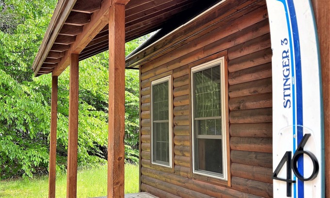 Bridgton Cabina | Cabin between Two Lakes -Private Beach on Moose Pond Minutes to Pleasant Mt Ski