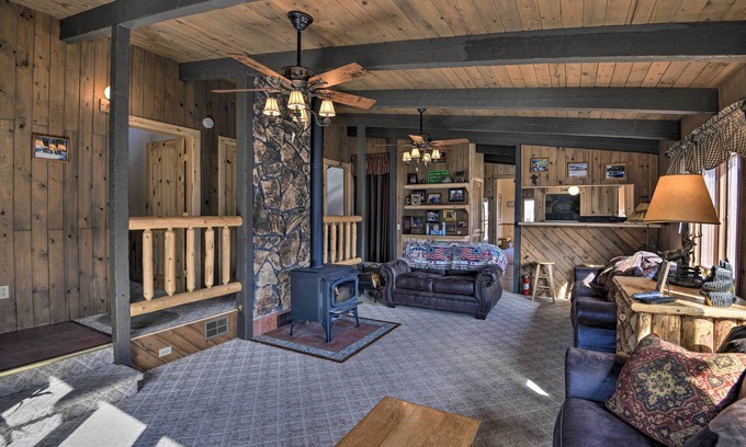 Ponderosa Pines Cabina | Cabin by Rio Grande - 19 Mi to Wolf Creek!