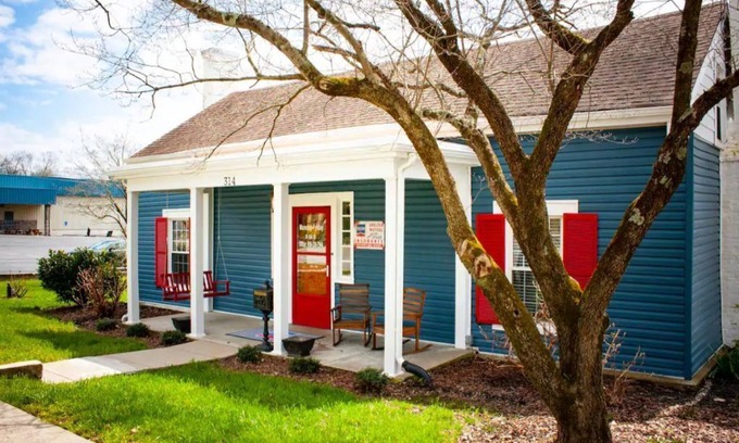 Springfield Casa | Cabin Chic on Main