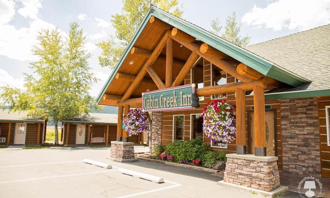 Thayne Cabina | Cabin Creek Inn