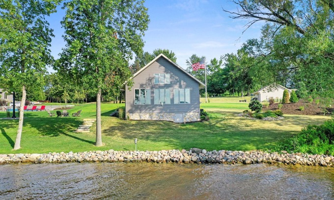 Crivitz Cabina | Cabin Getaway on Lake Noquebay