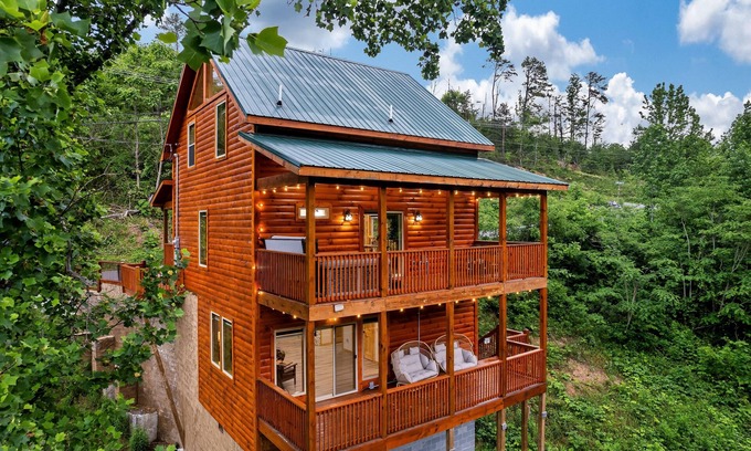 Gatlinburg - Pigeon Forge Chalet De Esquí | New Listing Promotion Price! Hot Tub-Arcade-Close to Dollywood-All Attractions!
