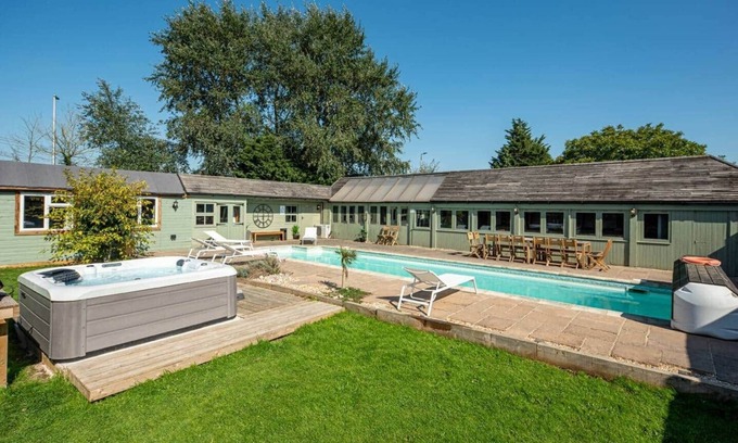 Saltford Casa | Cabin - Heated pool & hot tub