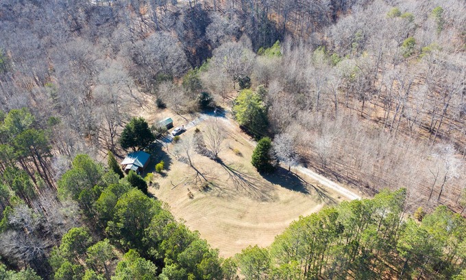 Flowery Branch Cabina | Cabin Hideaway near Lake Lanier