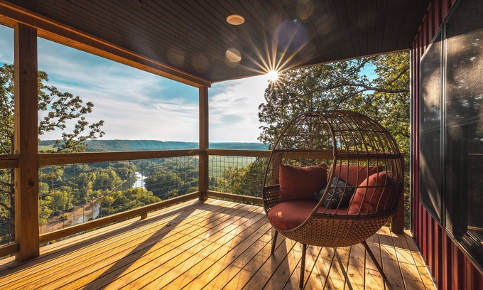 Jerome Cabina | Cabin In The Sky overlooking the Gasconade river close to Fort Leonard Wood