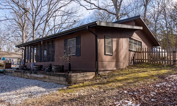 Jenkins Casa | Cabin in the woods close to Table Rock Lake
