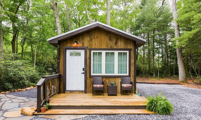 Fairview Cabina | Cabin in the woods of Fairview. 20 minutes to Asheville.