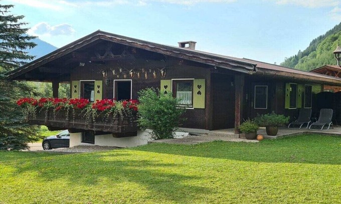 Zoeblen Chalet De Esquí | Cabaña en Zöblen con piscina