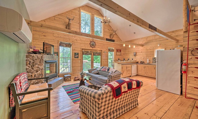Franklin County Casa | Cabin-Inspired Home < 12 Mi to Sugarloaf Mtn!
