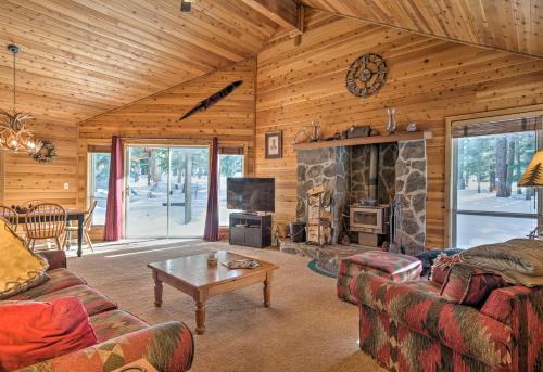Truckee Casa | Cabin Less Than 2 Mi to Tahoe Donner Downhill Ski Resort