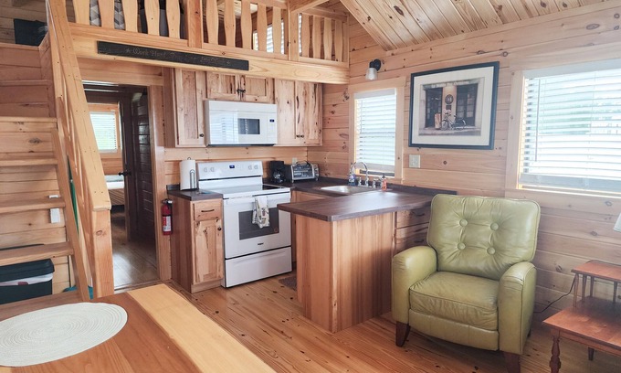 Core Creek Cabina | Cabin: Lower Winter prices! Snowbirds Welcome! Bring your boat for fall fishing
