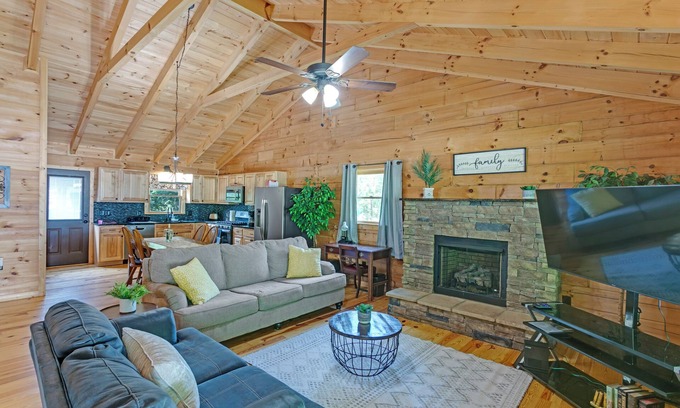 Cleveland Cabina | Cabin near Helen & Lake Resort I 2BD 2BA