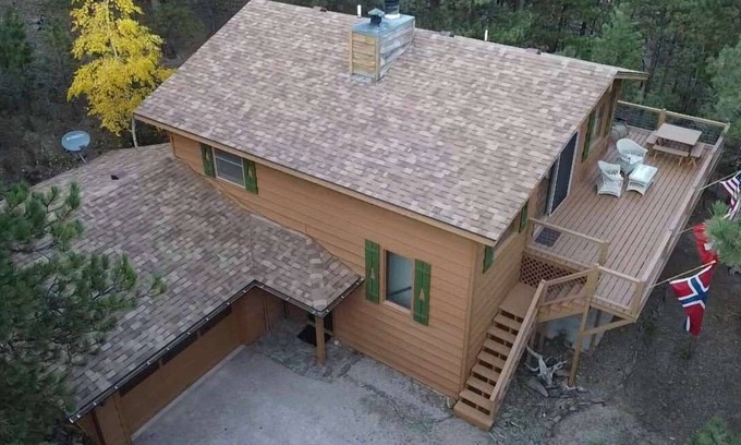 Rapid City Cabina | Cabin nestled in the Pines near Lake Pactola! ATV trails! Mt Rushmore! WI-FI
