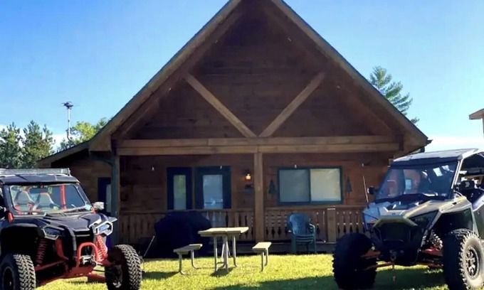 Warrens Cabina | Cabin- no cleaning fees: Cranberry Fest, waterparks, trail riding for utv/atv