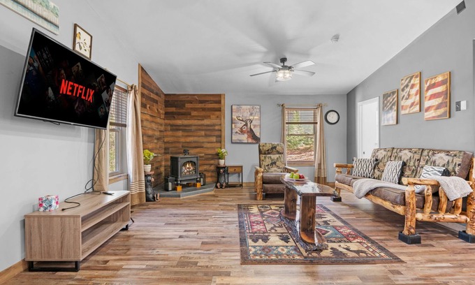 Briar Crest Woods Cabina | Cabin Oasis - Nestled in the Woods, Seclusion!