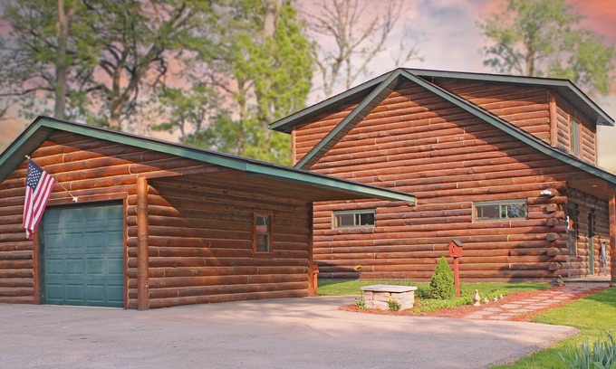 Oshkosh Cabina | Cabin Oasis on Lake Winnebago "Minutes from EAA"