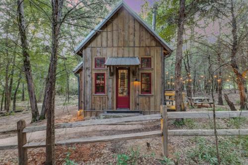 Van Zandt County Casa | Cabin on Seven Acres with a Pond
