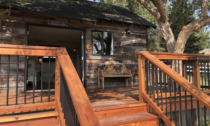 Marsing Cabina | Cabin on the Cliff of the Snake River