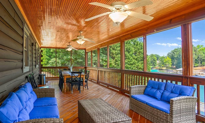 Denver Casa | Cabin on the Cove on Lake Norman!