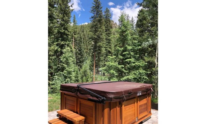 Dumont Cabina | Cabin on the Creek with Hot Tub and Steam Shower
