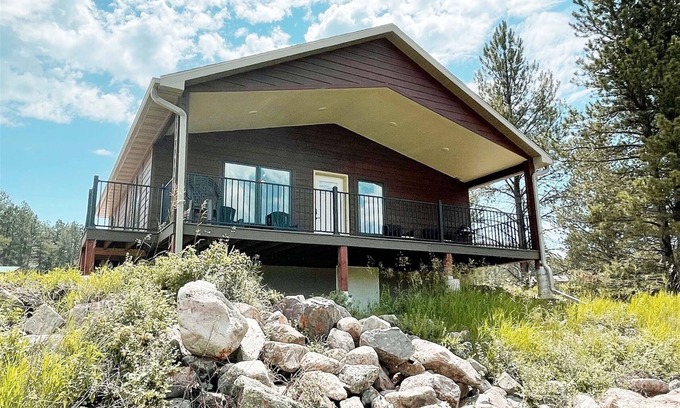 Custer Casa | Cabin on the Rocks | 2 Bed, 1.5 Bath