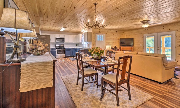 Tellico Plains Cabina | Cabin on Turkey Creek Ranch in Tellico Plaine