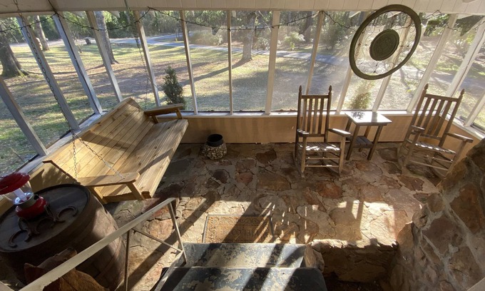 Gadsden Casa | Cabin Retreat at NoccalulaFalls