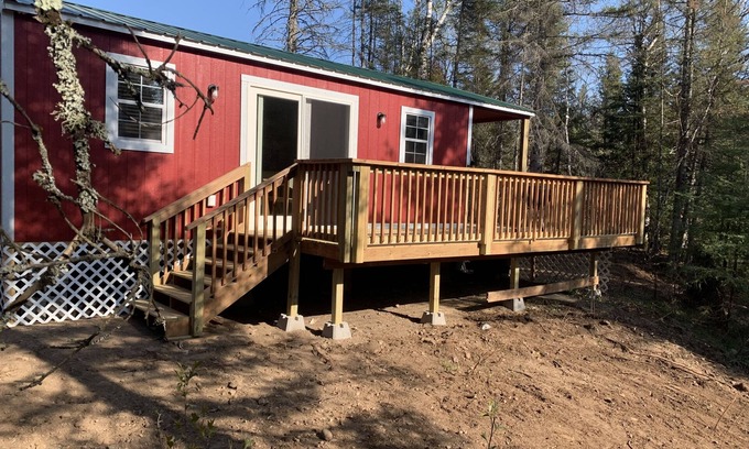 Finland Cabina | Cabin Shadow. Small newly refurbished cabin steps away from the Baptism River