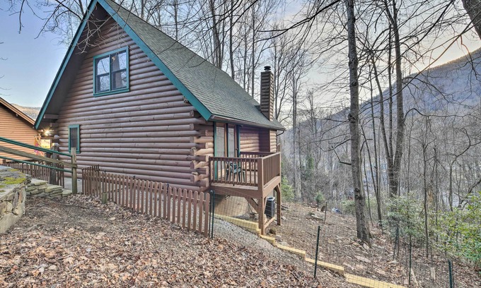 Valley Creek Run Cabina | Cabin w/ Fire Pit: 5 Mi to Cataloochee Skiing