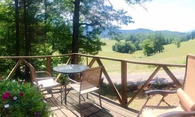 Green Mountain Cabina | Cabin w/Mountain & Sunset Views One Bedroom & Loft