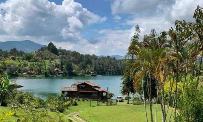 Guatape Cabaña | Cabin with exit to the lake and view of the stone - Guatapé - Colombia