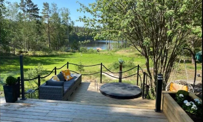 Pargas Cabina | Cabin with own lake and palju hot tub
