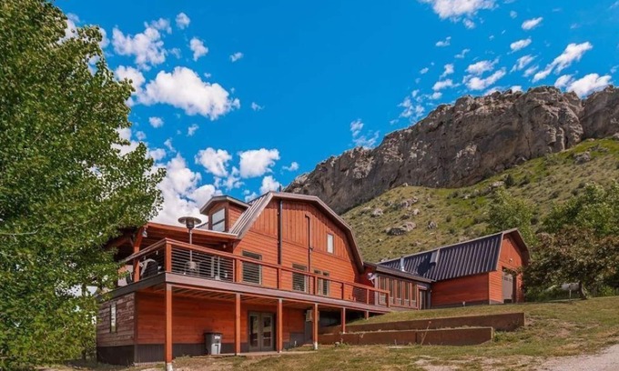 Irwin Cabina | Cabin With Room for Everyone