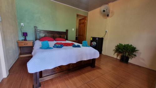 Bahía Drake Cama Y Desayuno | Cabina Corcovado Gittana Tours