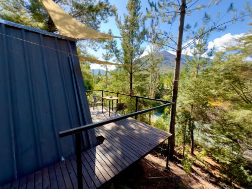Melipeuco Otro | Cabina vista al río en Roca Truful