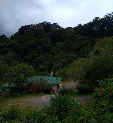 Santa María Casa | Cabinas la Catarata