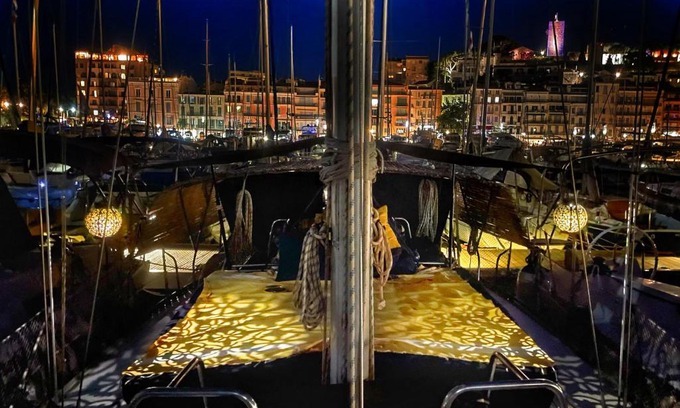 Cannes Old Town Alquiler De Eote | Cabine privée dans un voilier aménagé cosy