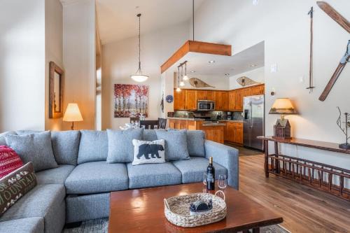 Crooked Pines Casa | Cabins 24