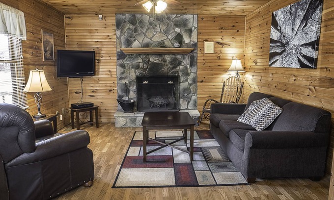 Ansted Cabina | Cabañas cerca de New River Gorge con jacuzzi y chimenea