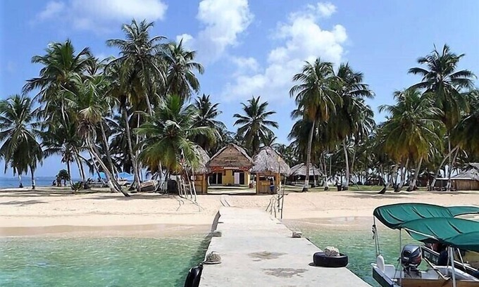 Carti Tupile Hotel | Cabins in Aguja Island