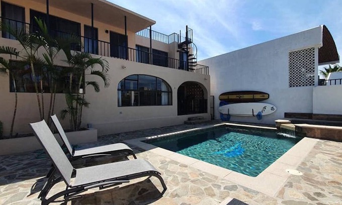 Cabo Bello Casa | Casa privada de la unidad inferior. Piscina, spa, cerrada. Océano a 300 pasos. Simplemente hermoso