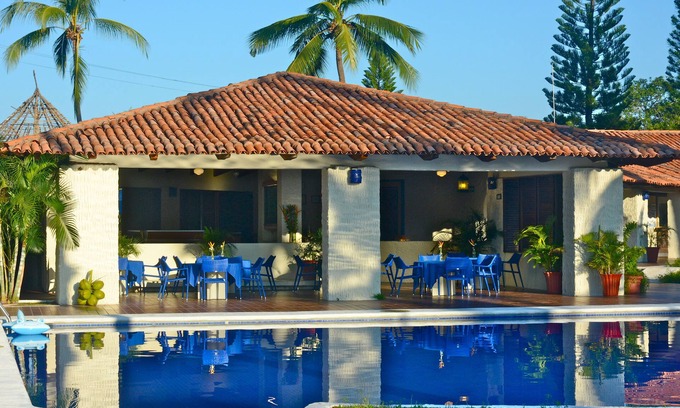 Barra de Navidad Hotel | Cabo Blanco Hotel & Marina