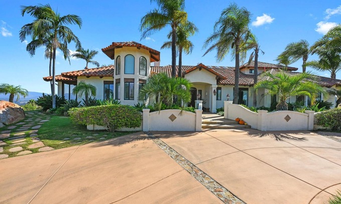 North Ridge Casa | Cactus Blossom Retreat