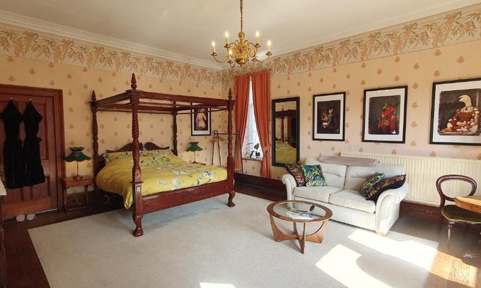 Dolgellau Cama Y Desayuno | Cader en suite at Pen Y Coed Hall exclusive Luxury Hot Tub