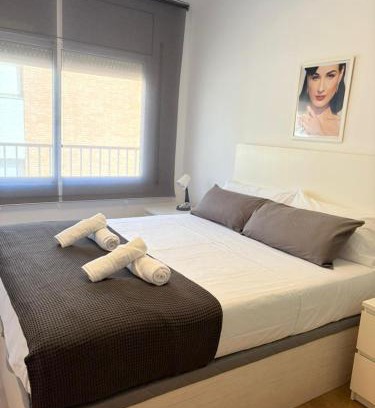 Cornella de Llobregat Apartamento | Cadilac Cornellà ,Parking free, Tram, Metro, Bus