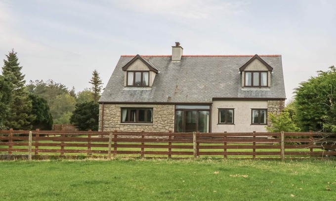 Bodffordd Cabaña | Cae Glas, LLANGEFNI
