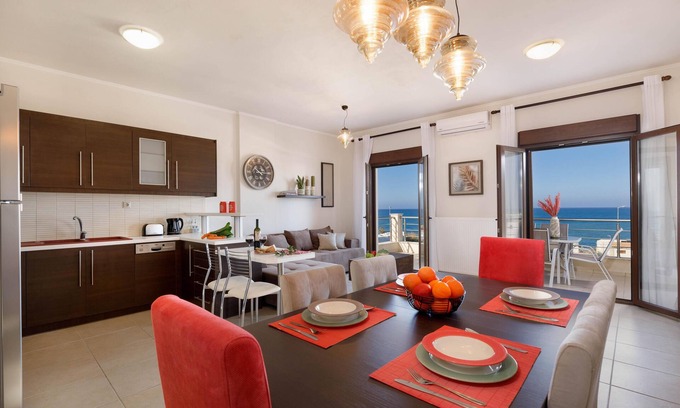 Sfakaki Apartamento | Cafe Noir - Sea View Exclusive Maisonette