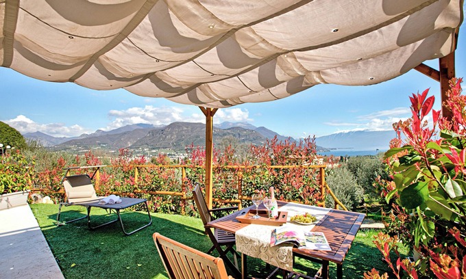 Cunettone-villa Apartamento | Caffè Priscilla House parking & lakeview, Salò, Italy