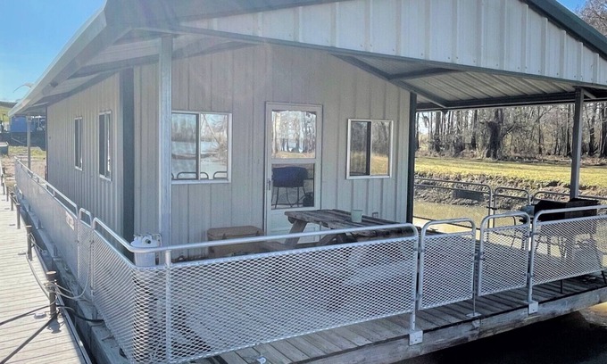 Breaux Bridge Alquiler De Eote | Cajun Adventure - Spend the night in the Atchafalaya Basin