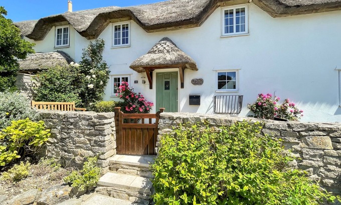 West Lulworth Cabaña | CAJUN COTTAGE, pet friendly, with a garden in West Lulworth